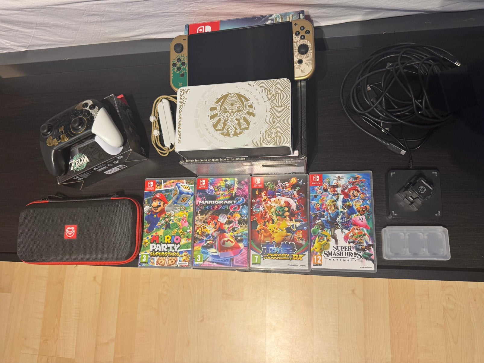 Nintendo Switch OLED Zelda Editie - 4 games - Pro controller, Ophalen, Zo goed als nieuw