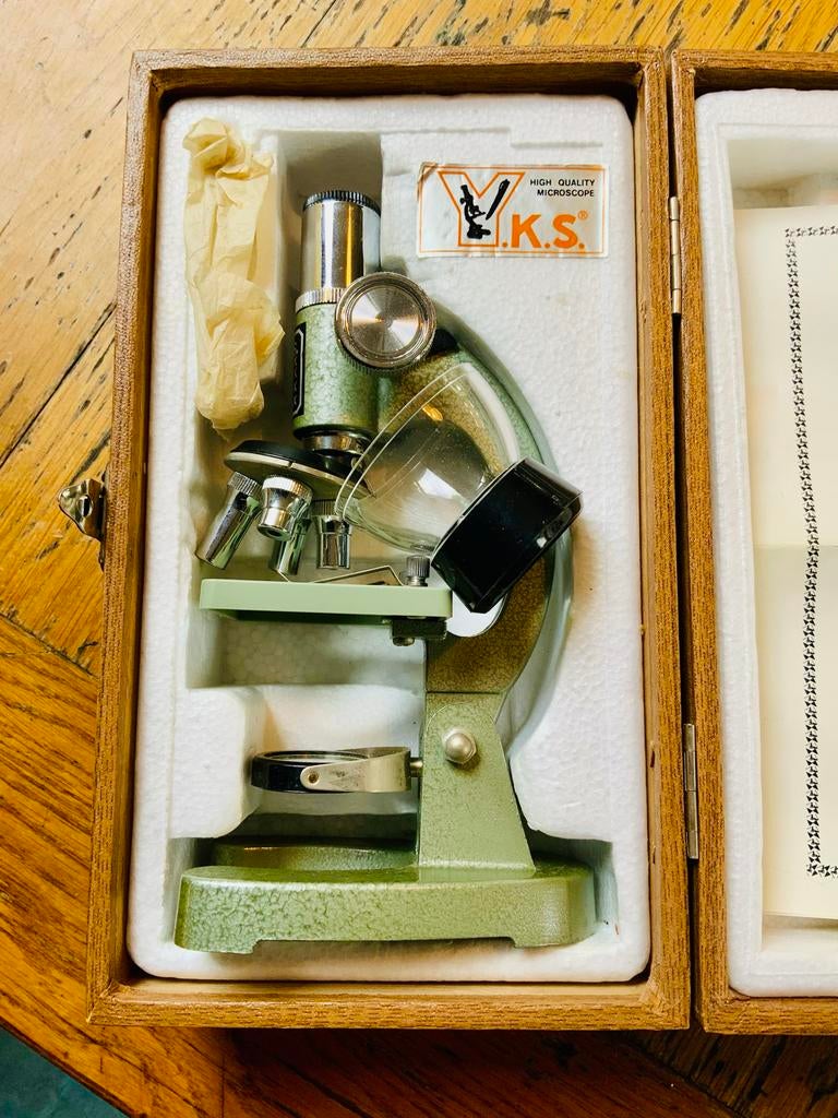 Vintage YKS Microscoop Japan - 100x-300x, Nieuwstaat, Ophalen of Verzenden, Zo goed als nieuw, Minder dan 400x, Biologische microscoop