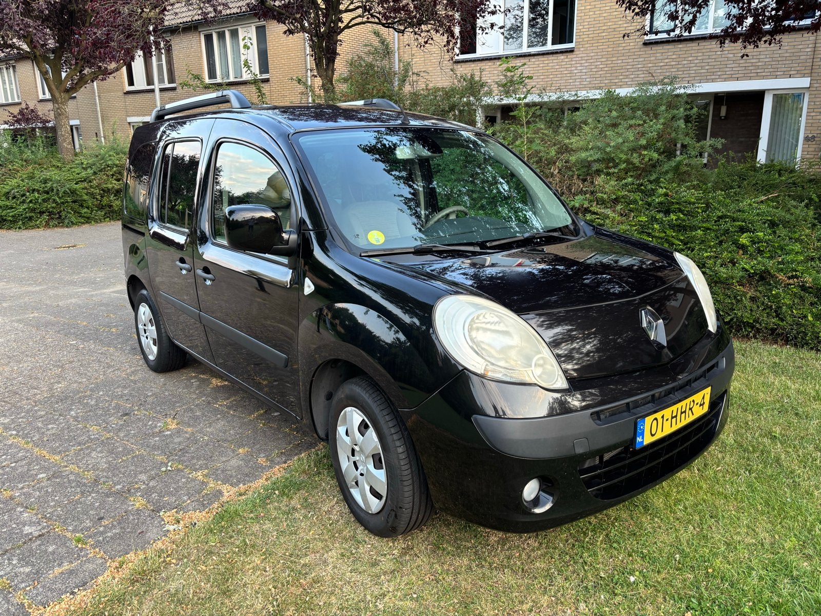 Renault Kangoo 1.6 16V 78KW Family 2008 Zwart, Auto's, 4 cilinders, Bluetooth, Zwart, Origineel Nederlands