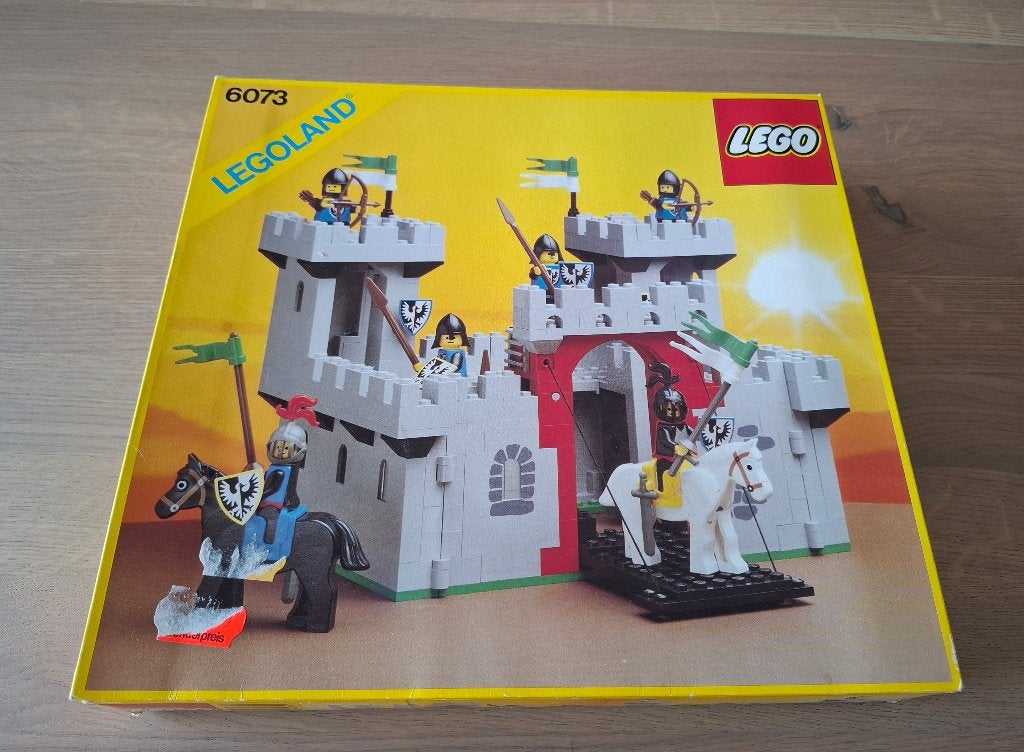 Lego Ridders Kasteel 6073 + doos + instructies, Compleet, Gebruikt, Lego, Ophalen of Verzenden