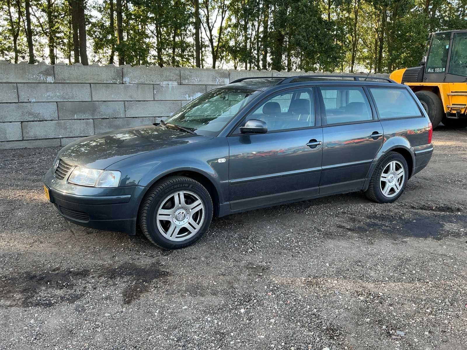 2000 Volkswagen Passat Variant 2.8 V6 Highline 4M Personenau, Blauw, Origineel Nederlands, Vierwielaandrijving, 193 pk