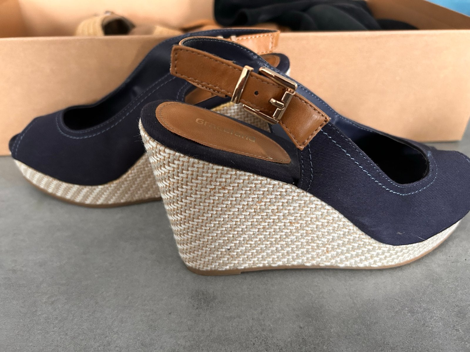 Graceland sleehakken maat 38, Kleding | Dames, Schoenen, Zo goed als nieuw, Sandalen of Muiltjes, Blauw, Ophalen of Verzenden