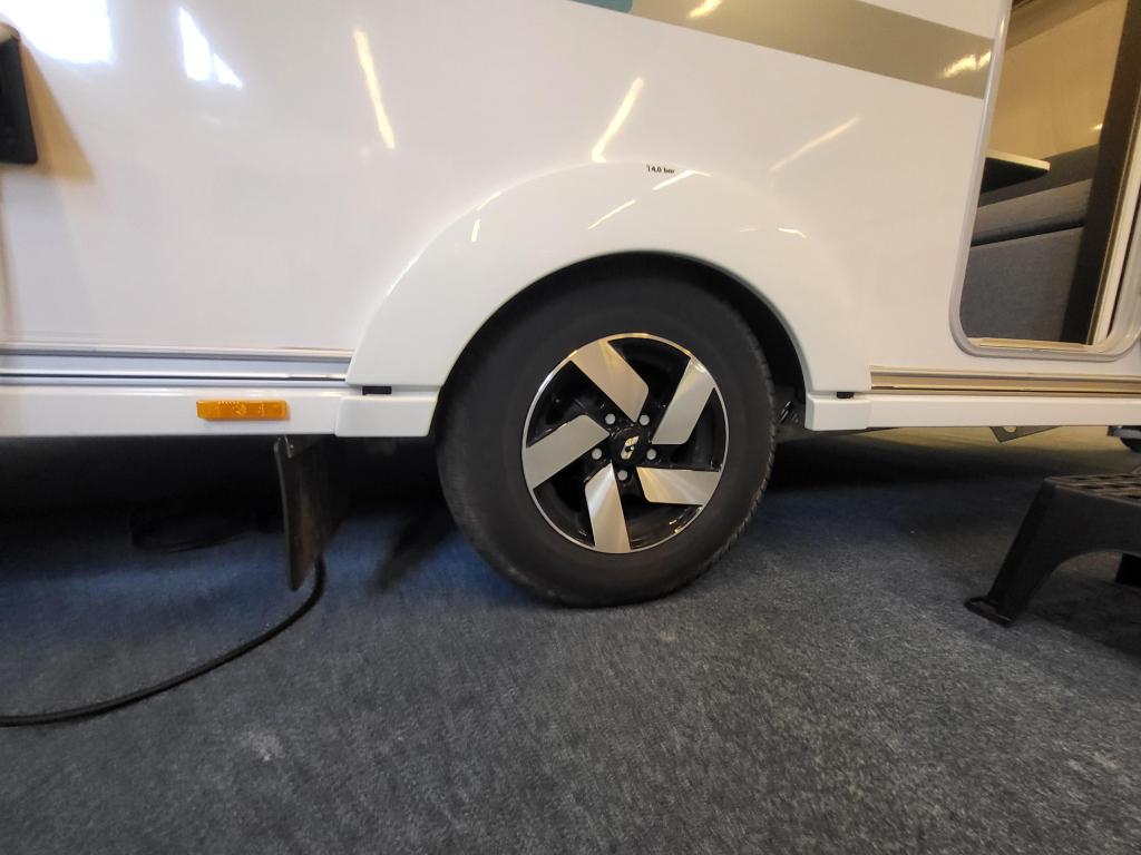 Adria Altea 502 UL; Thule luifel, vloerverwarming, fietsenr., Caravans en Kamperen, Caravans, Rondzit, Bedrijf, Adria, Overige typen