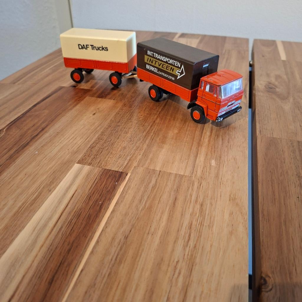 inTveen BERKEL (ZH ) DAF HANGER CBNATIE VOOR LIEFHEBBER ., Verzenden, Zo goed als nieuw, Bus of Vrachtwagen, Lion Toys