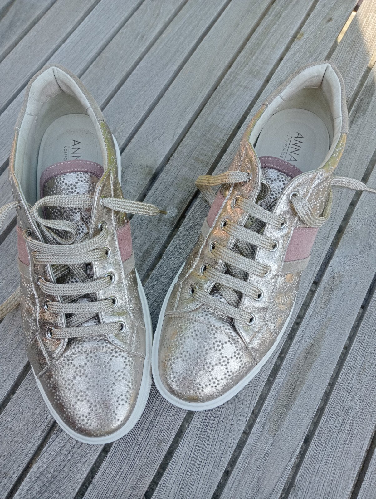 Mooie sneakers. Maat42, Kleding | Dames, Schoenen, Ophalen of Verzenden, Zo goed als nieuw, Bruin, Sneakers of Gympen