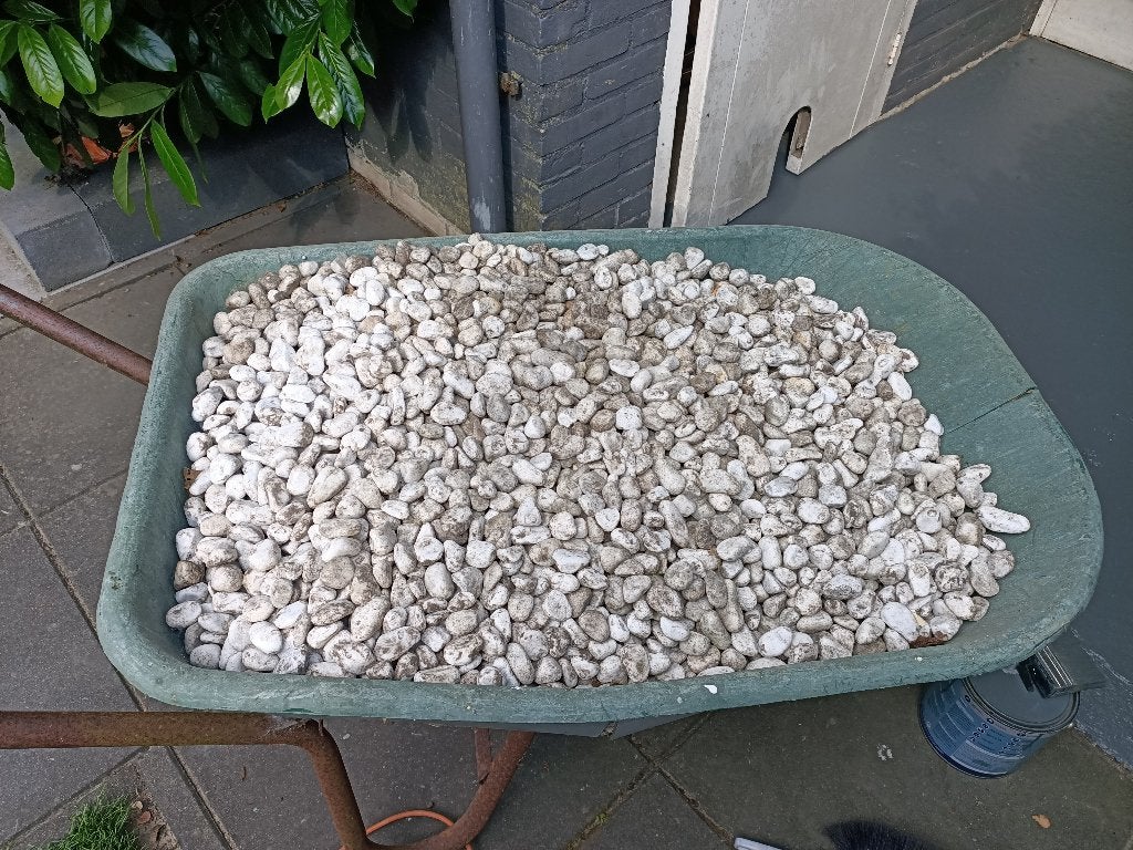Wit grind  kruiwagen vol. Voor de tuin schoongemaakt, Tuin en Terras, Grind, Keien en Split, Ophalen, Gebruikt, Wit