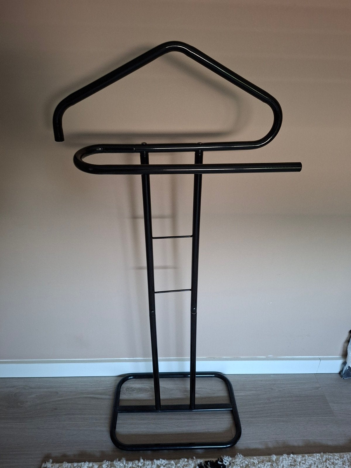 Zwarte metalen kledingstandaard / valet stand, Ophalen, Zo goed als nieuw, Metaal, Staande kapstok