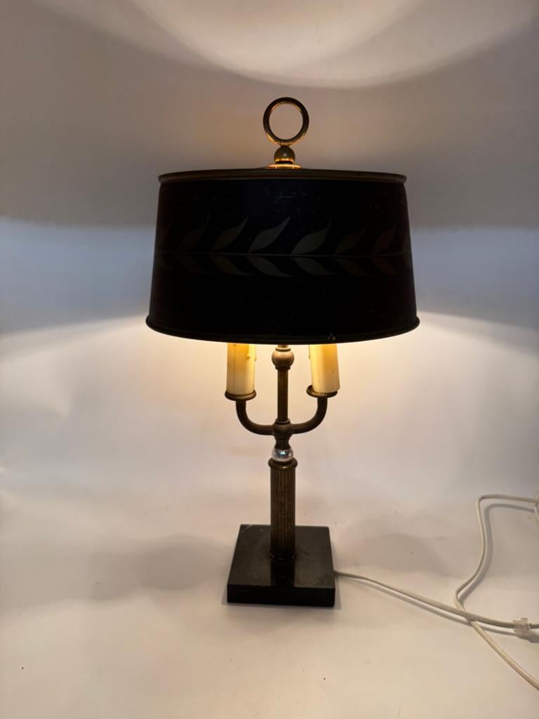 Klassieke Bouillotte Lamp met Tole-ware Kap – 43 cm, Antiek en Kunst, Antiek | Lampen, Ophalen of Verzenden