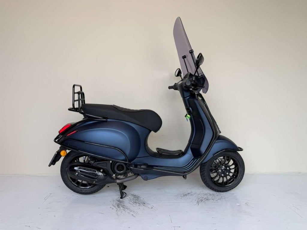 Vespa Sprint Snor 25 km/h, BWJ 2022, Opaco Blue, Fietsen en Brommers, Niet ingevuld, Gebruikt, Niet ingevuld, Ophalen of Verzenden