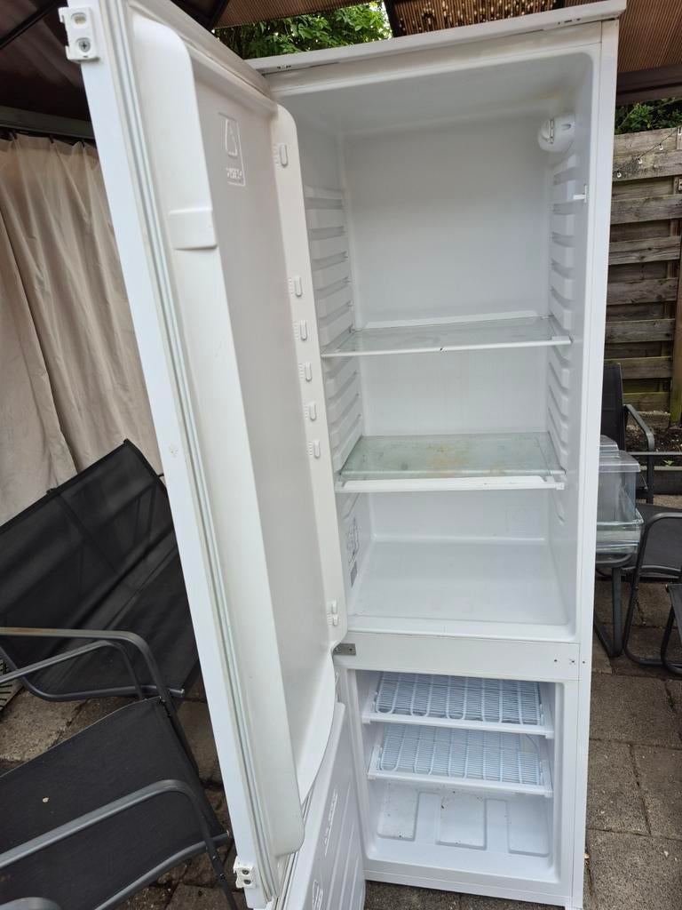 Witte koelkast met vriesvak - Ideaal voor kleine ruimtes, Witgoed en Apparatuur, Ophalen, Gebruikt, 100 tot 150 liter, Met aparte vriezer