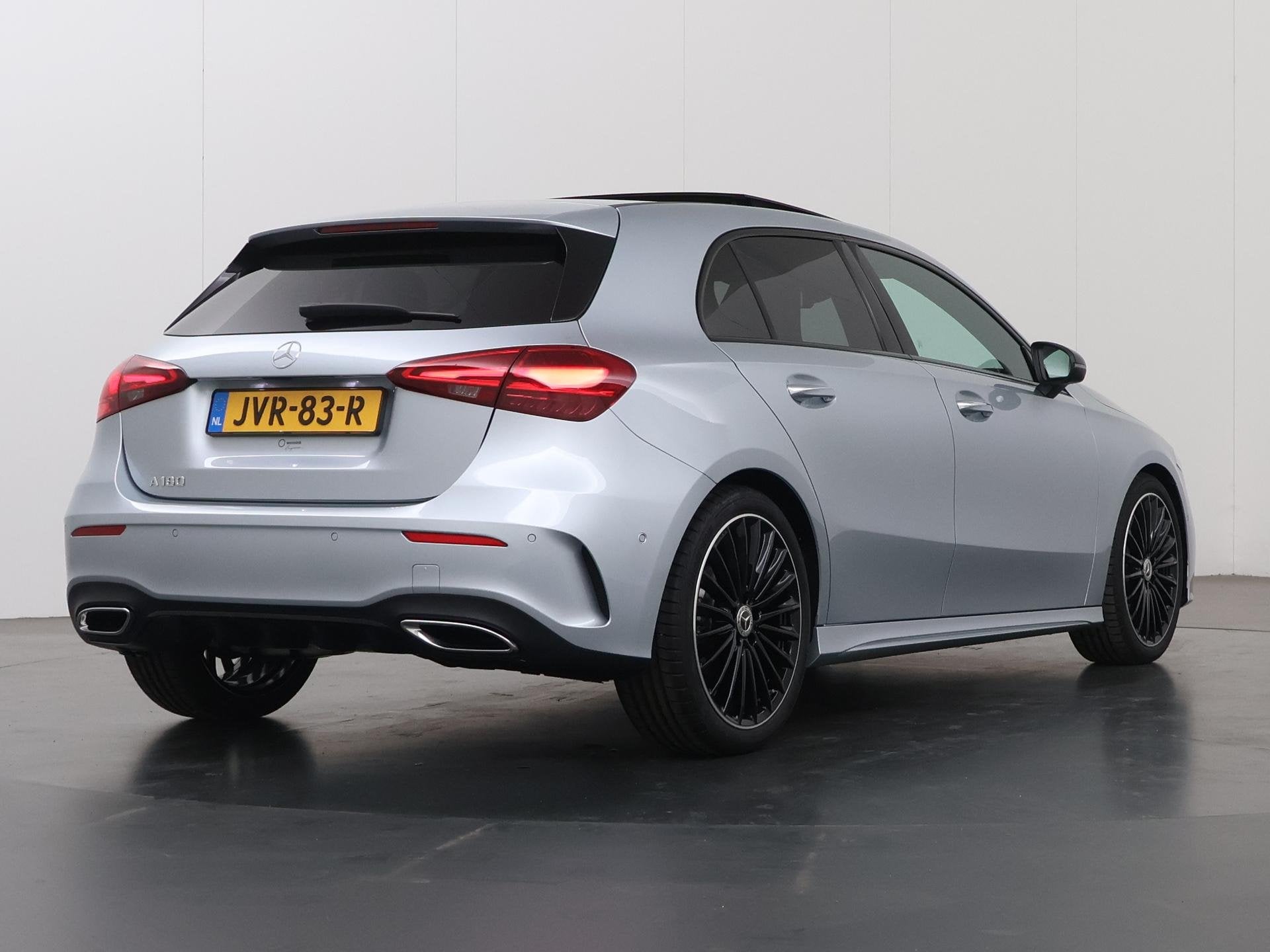 Mercedes-Benz A-klasse 180 Business Solution AMG | Panoramas, Auto's, Mercedes-Benz, 136 pk, 4 cilinders, Automatische klimaatregeling