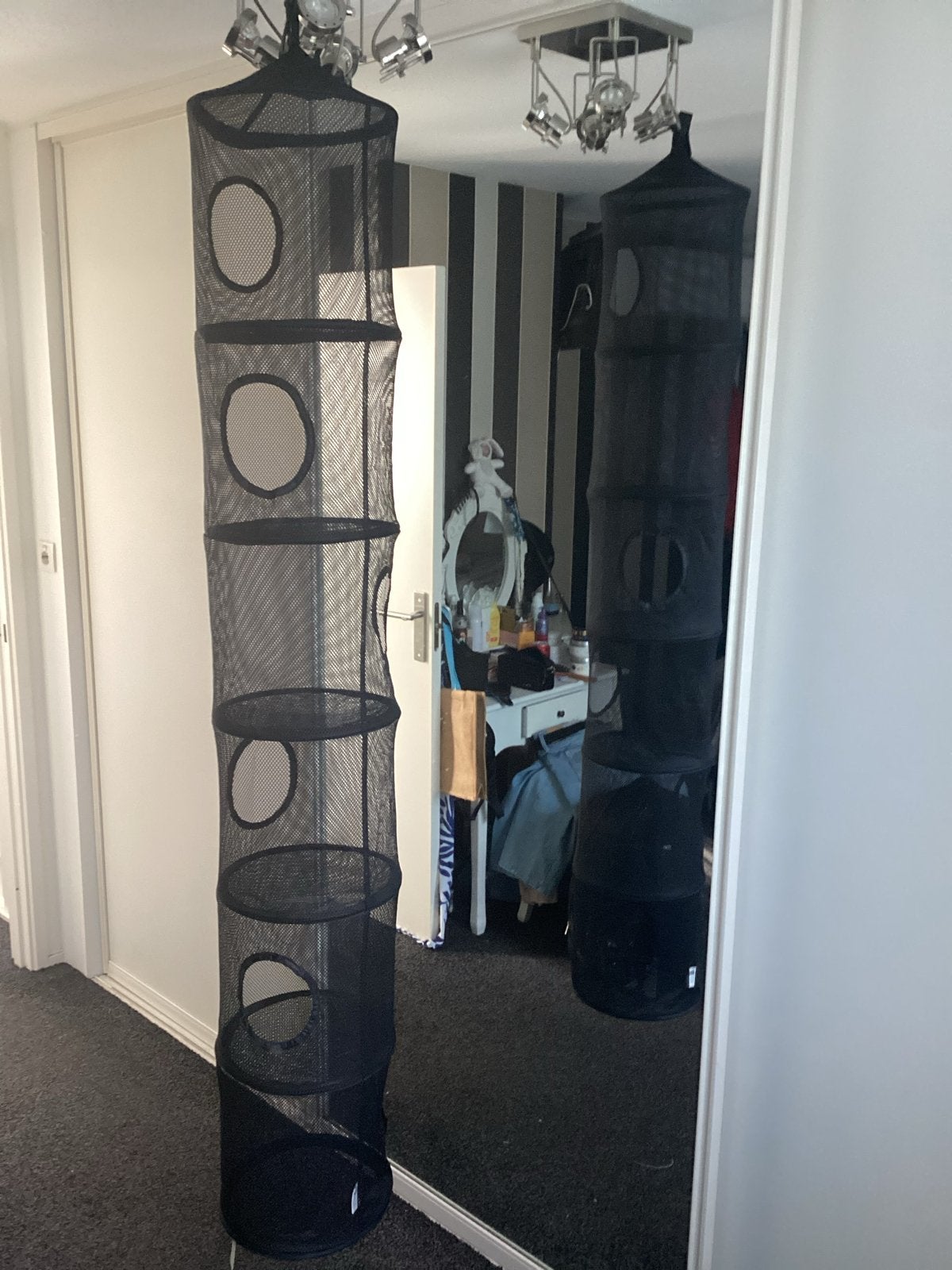 Zwarte hangende opberger met 6 vakken. 2 stuks, Ophalen, Overige materialen, Minder dan 50 cm, Zo goed als nieuw