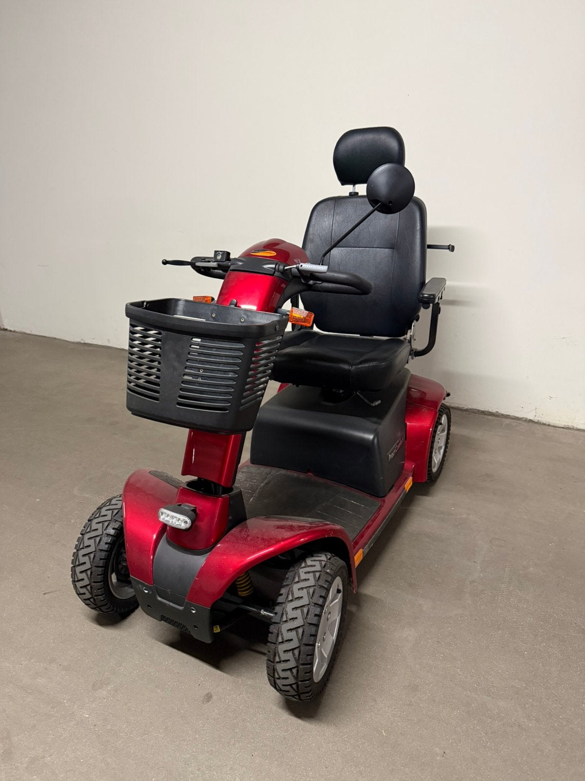 PractiComfort scootmobiel – 4 wiel, comfort uitvoering (rood, Ophalen, Zo goed als nieuw