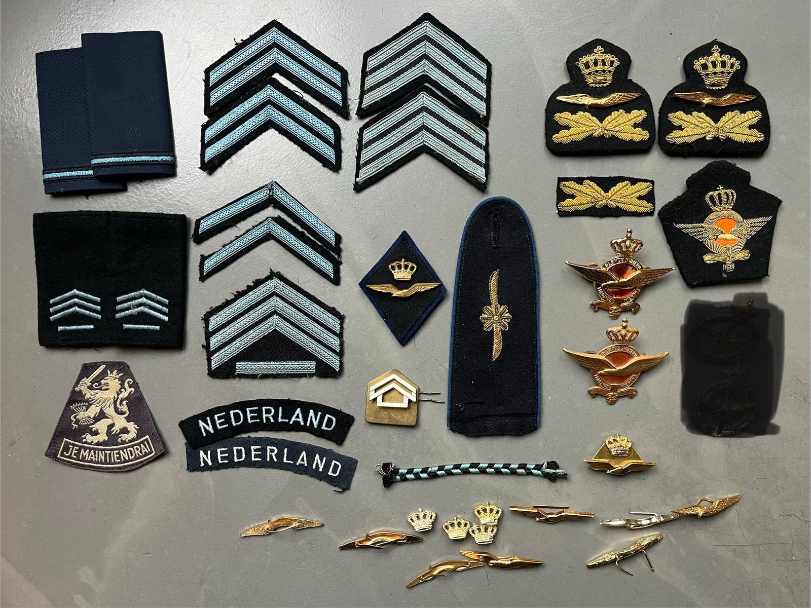 Lotje luchtmacht emblemen, Verzamelen, Militaria | Algemeen, Verzenden, Luchtmacht, Nederland, Embleem of Badge