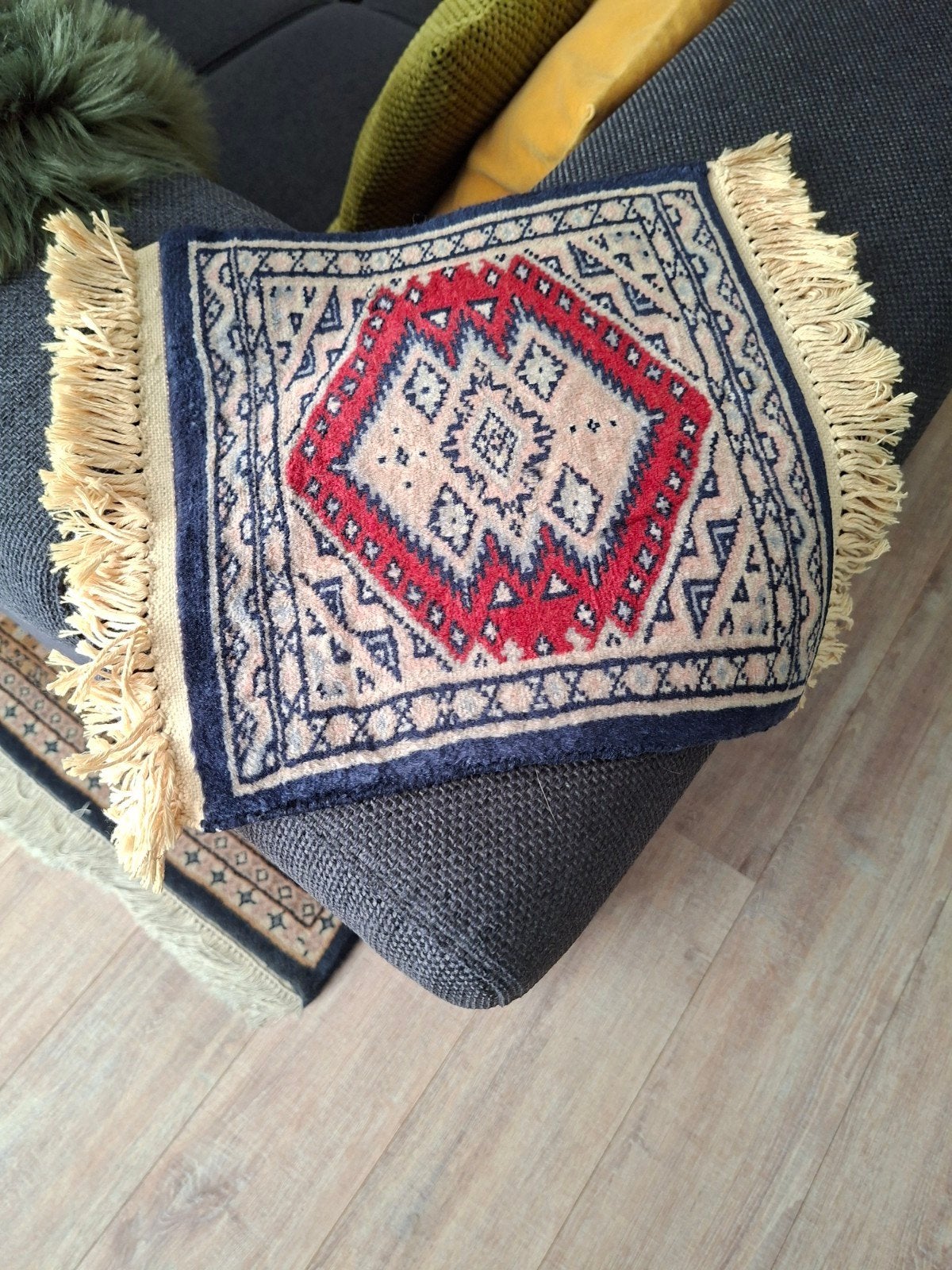 Perzisch wollen kleedje 30x25 cm - Goede staat, Ophalen, Minder dan 50 cm, Gebruikt, Perzisch