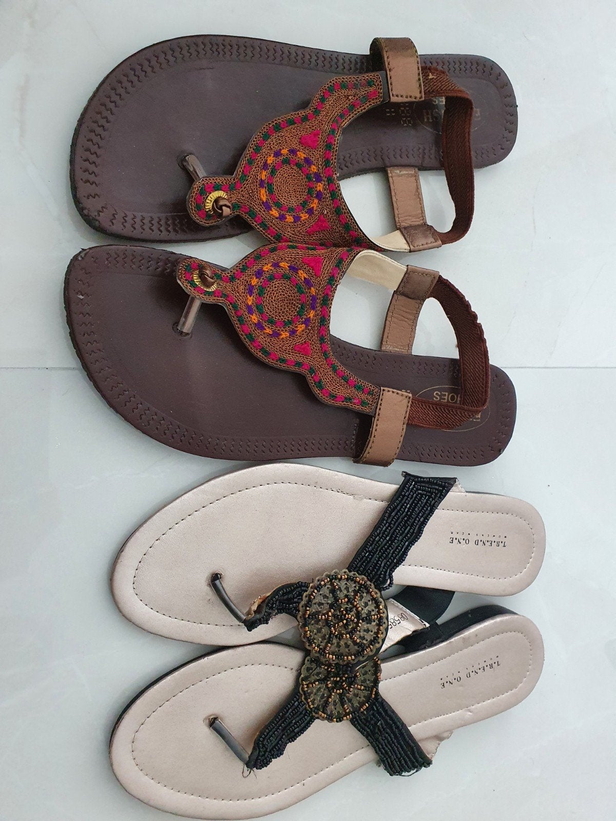 Sandalen met kralen en decoratie - Maat 38, Ophalen of Verzenden, Gedragen, Zwart, Sandalen of Muiltjes