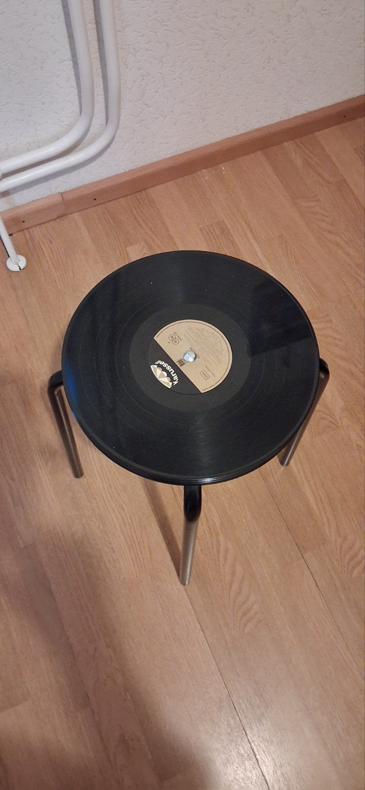 Grammofoon platen tafeltje er liggen 8 lp's op het tafeltje, Ophalen, Zo goed als nieuw, Rechthoekig, Minder dan 55 cm