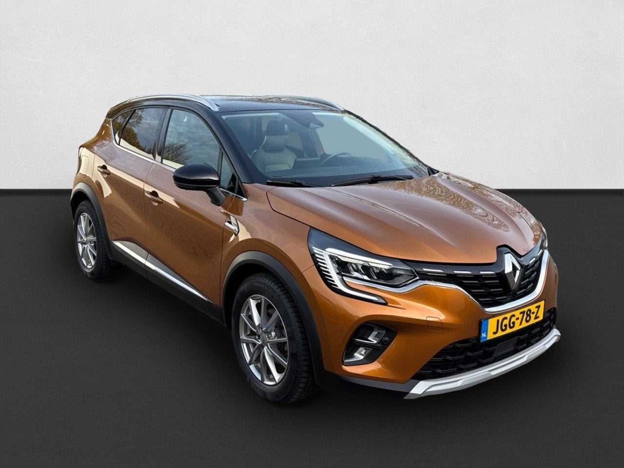 Renault Captur 1.6 E-Tech Plug-in Hybrid 160 Intens AUTOMAAT, Auto's, Renault, 77 km/l, Gebruikt, 750 kg, Leder en Stof