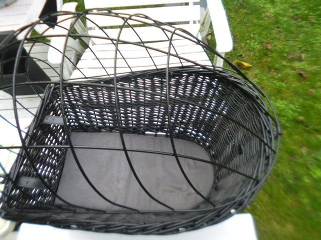 Zwarte hondenfietsmand +korf 54x34 cm elektrische fiets, Dieren en Toebehoren, Hondenmanden, Ophalen of Verzenden, Zo goed als nieuw