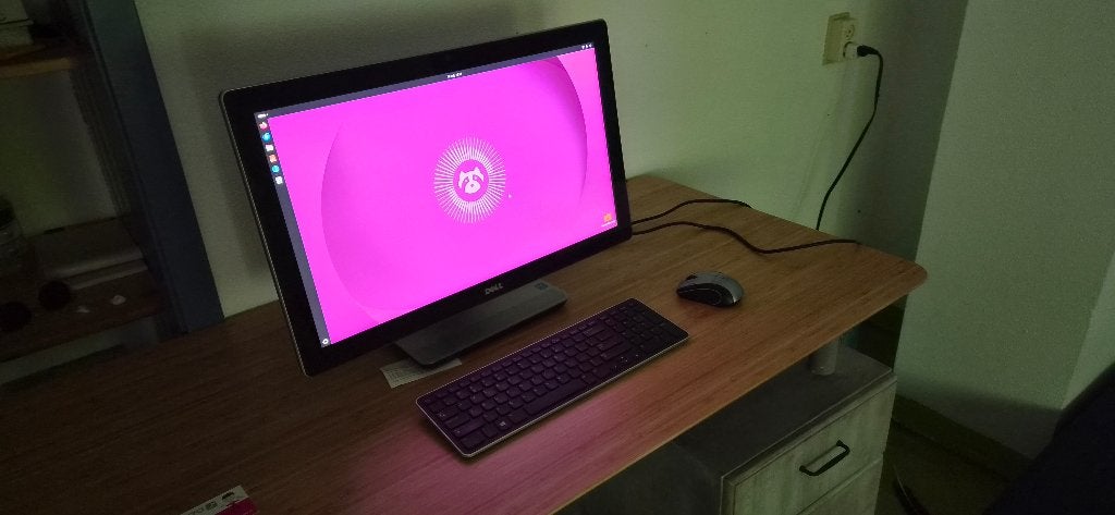 Te koop Dell inspirion 2350 all in one touchscreen, Computers en Software, Desktop Pc's, Gebruikt, 2 tot 3 Ghz, 512 GB, SSD