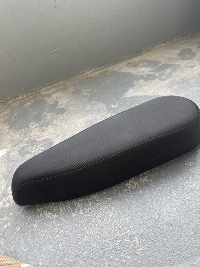 Knaap Zadel - Comfortabel, Elektrische fiets, Kunststof, Ophalen of Verzenden, Zo goed als nieuw