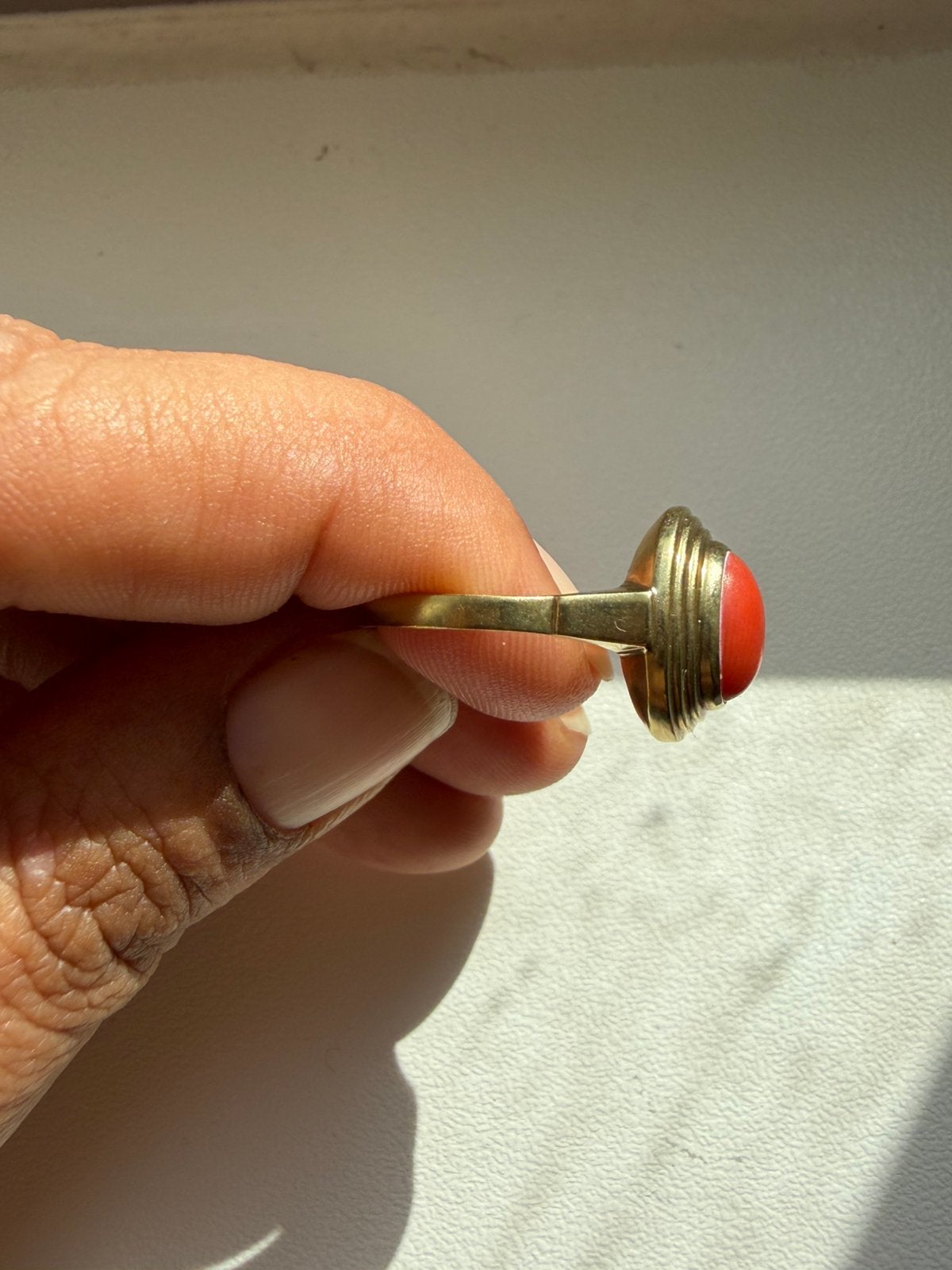 Vintage 9 karaat ring met koraal, Ophalen of Verzenden, Zo goed als nieuw, 17 tot 18, Nvt