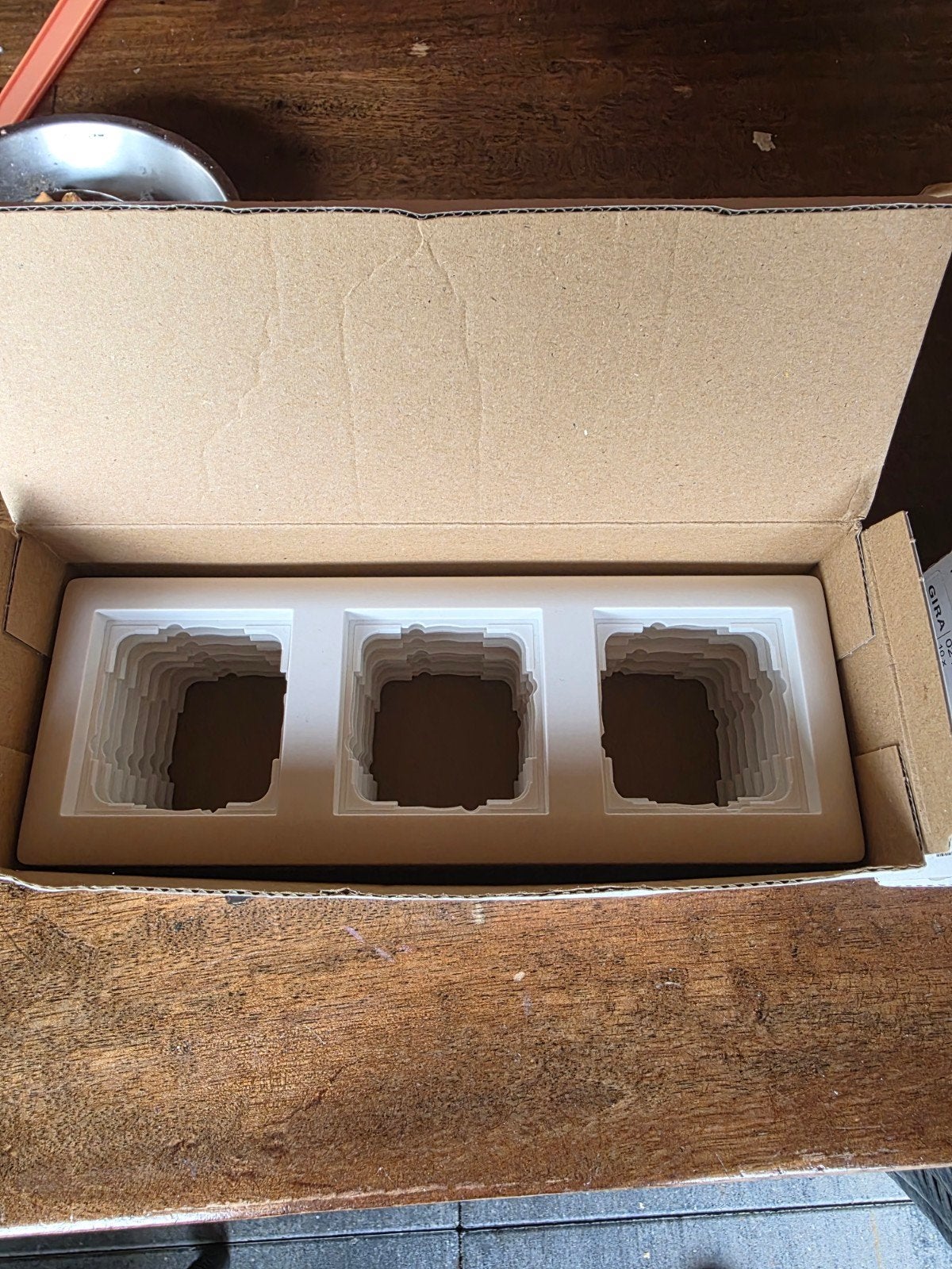 gira afdekraam 2v en 3v mat wit Nieuw!, Ophalen of Verzenden, Nieuw, Stopcontact
