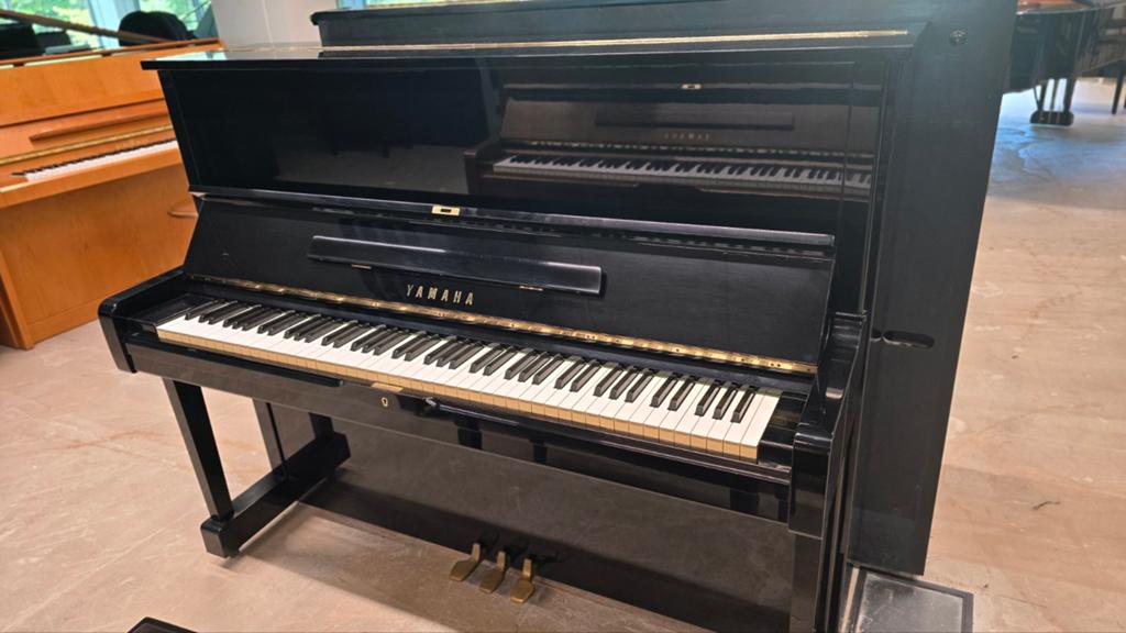 Yamaha U1 Piano - Bouwjaar 1981 - Net onderhoud gehad., Ophalen of Verzenden, Gebruikt, Zwart