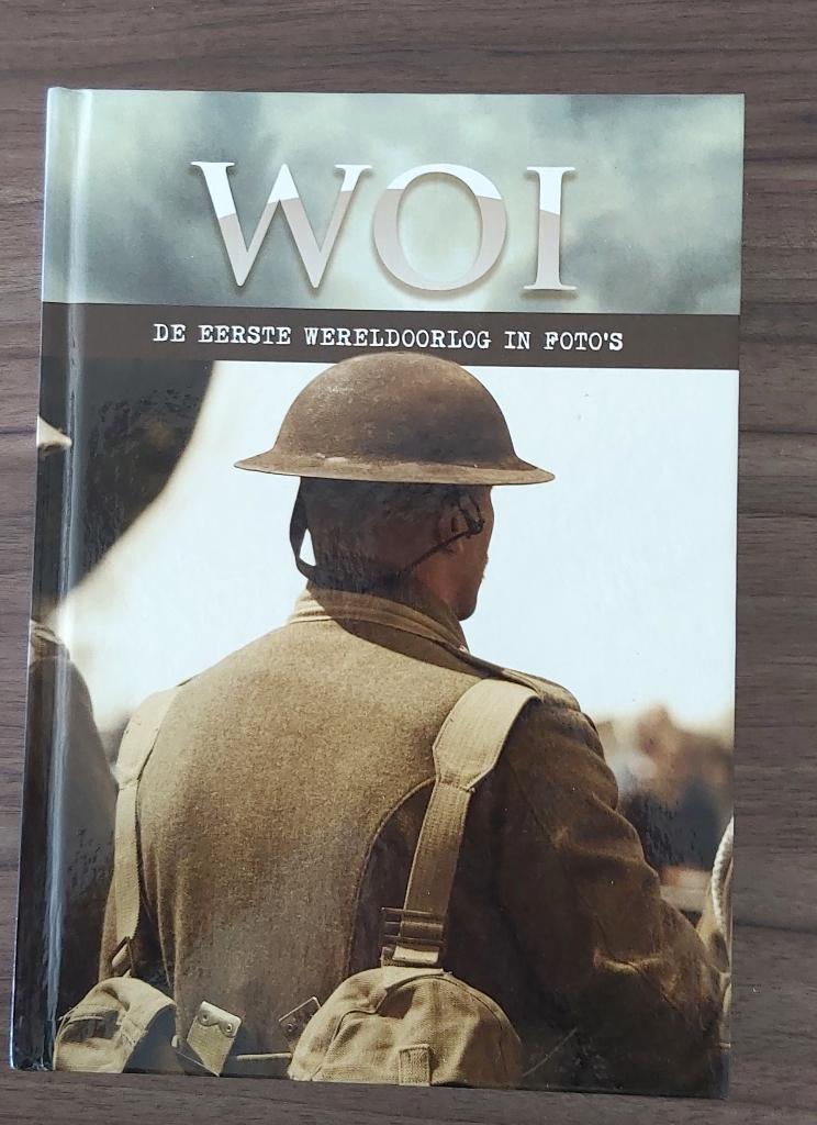 De Eerste Wereldoorlog in Foto's - J.H.J. Andriessen, Boeken, Zo goed als nieuw, J.H.J. Andriessen, Ophalen of Verzenden, Voor 1940