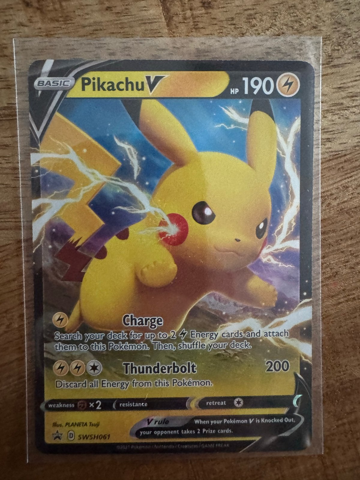 Pikachu V Pokémon Kaart SWSH061 - Zo goed als nieuw, Ophalen of Verzenden, Zo goed als nieuw, Losse kaart