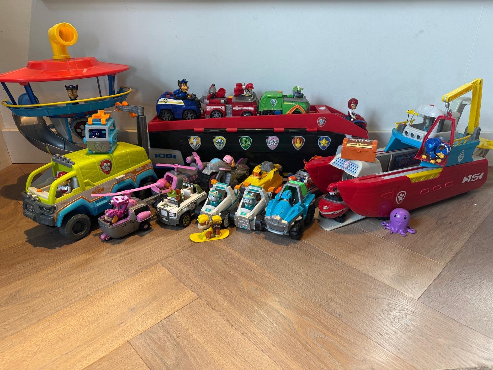 Paw patrol speelgoed auto’s + poppetjes, Kinderen en Baby's, Ophalen, Gebruikt