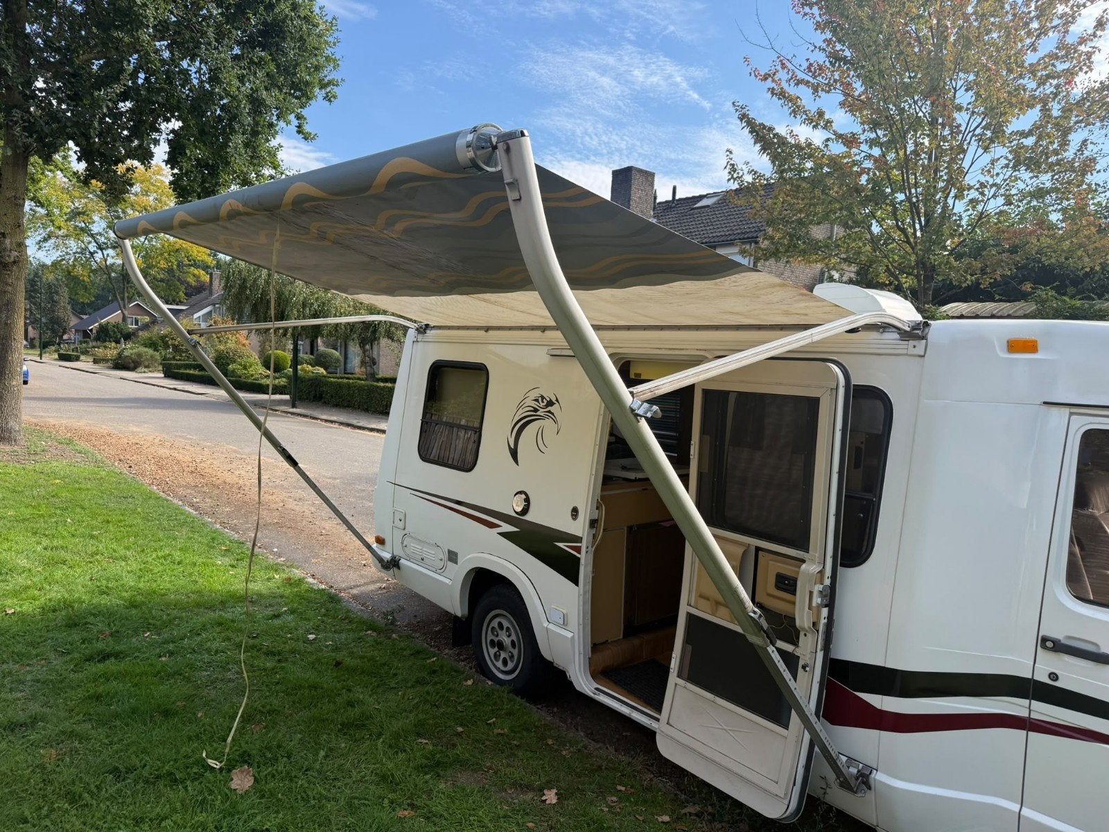 Foto 5 van BENZINE AUTOMAAT WINNEBAGO LE SHARO 2X AIRCO