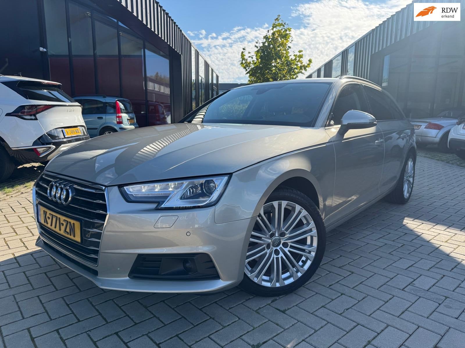 Audi A4 Avant 1.4 TFSI S-Tronic Clima Trekhaak Navi, Auto's, Stof, Gebruikt, 4 cilinders, 150 pk