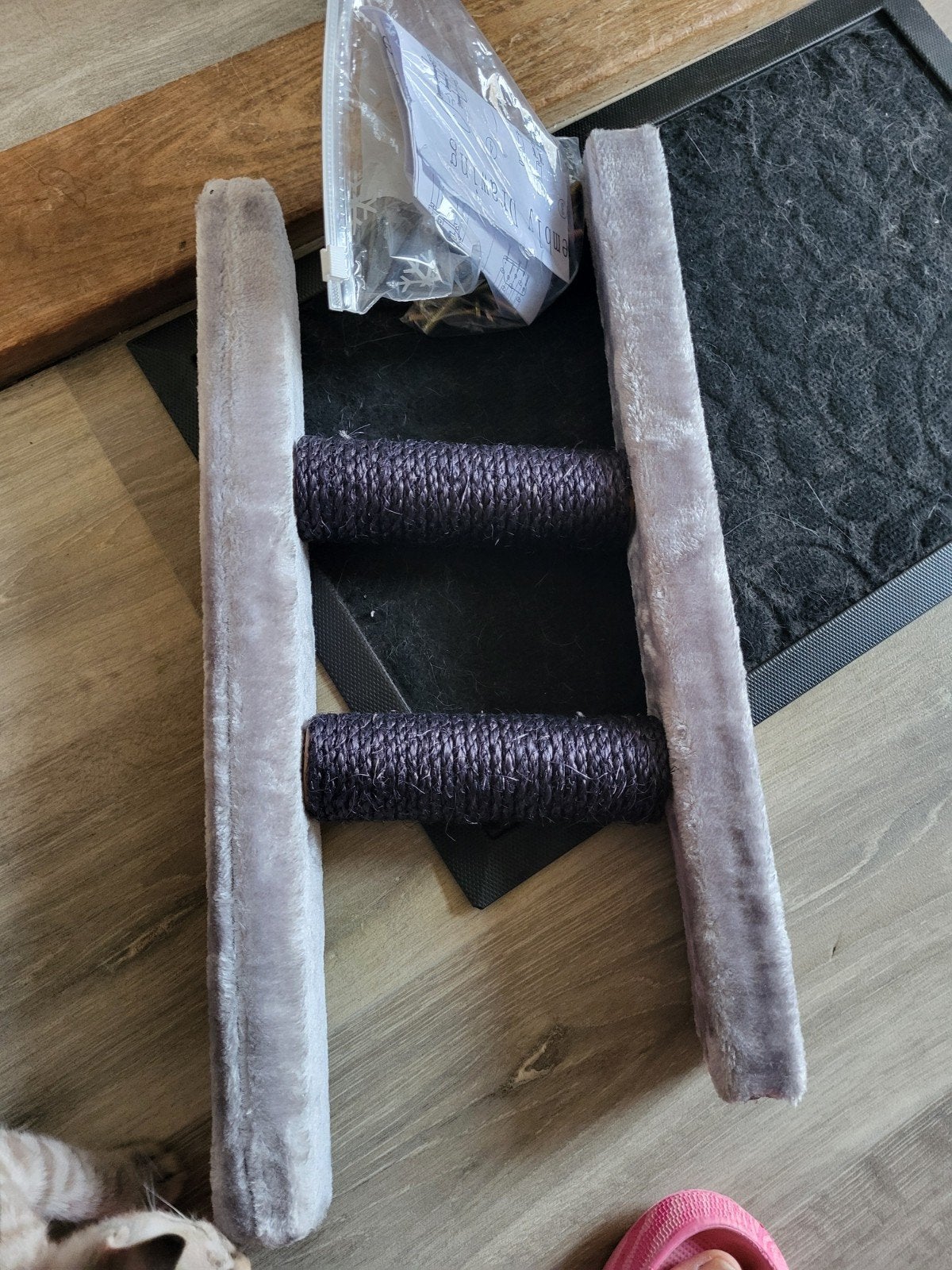 Nieuw trap voor aan katten krabpaal, Ophalen, Nieuw