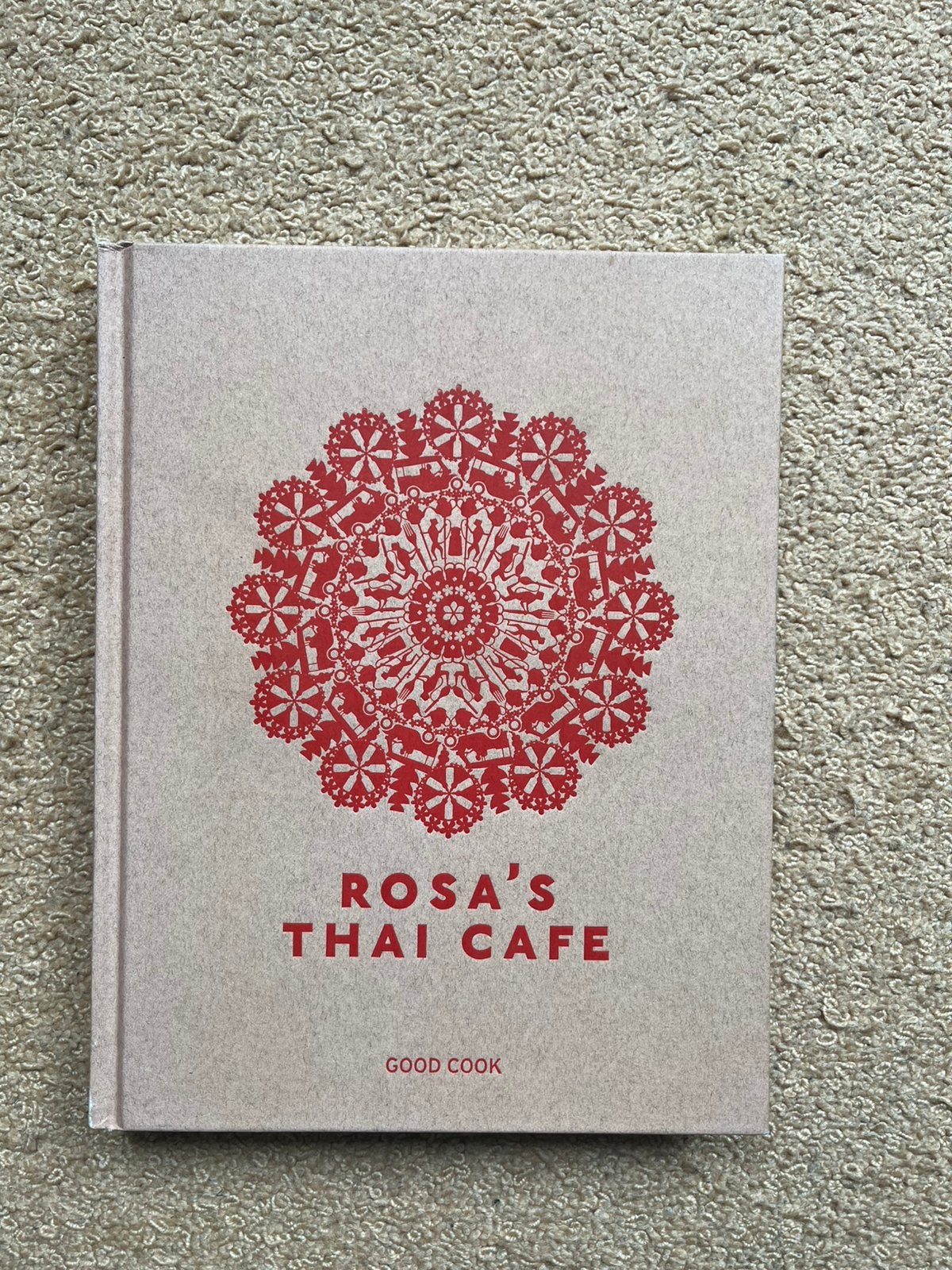 Rosa's thai café  -  Saiphin Moore, Nederlandse uitgave, Boeken, Ophalen, Zo goed als nieuw, Azië en Oosters