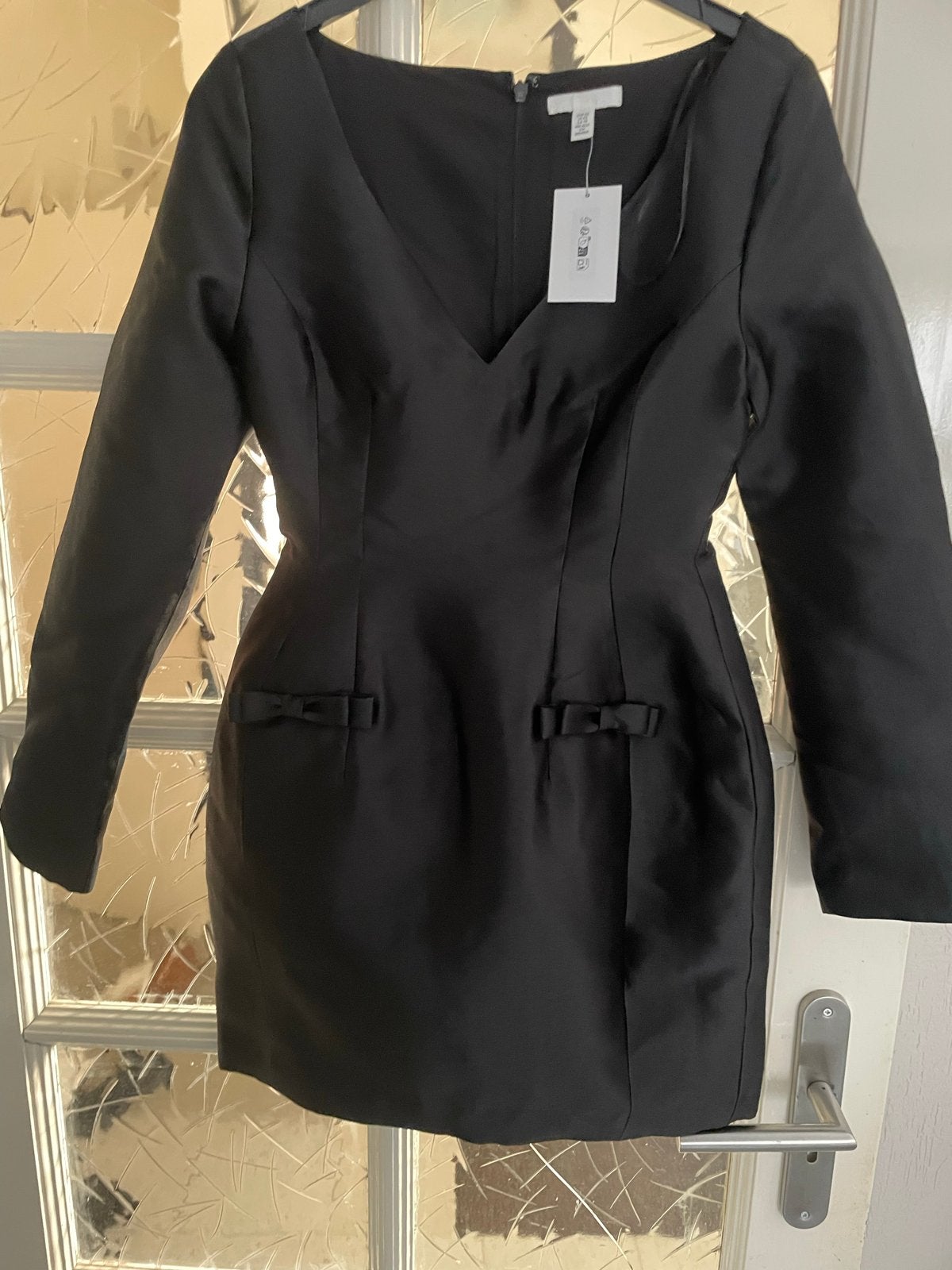 H&M Zwart Jurkje met Lange Mouwen en Strikjes - Maat XS, Zwart, Nieuw, Ophalen of Verzenden, Maat 34 (XS) of kleiner