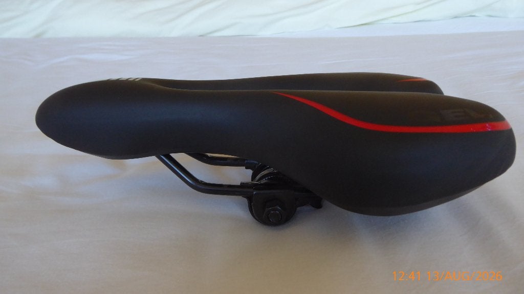 Voltano Gel Fietszadel Met Uitsparing, Fietsen en Brommers, Fietsonderdelen, Overige materialen, Ophalen of Verzenden, Zo goed als nieuw