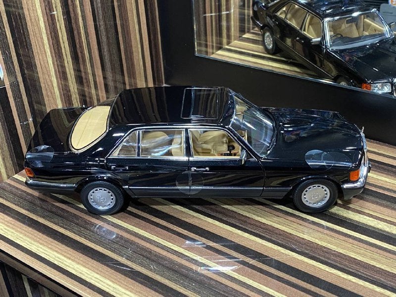 Gezocht: Norev 560 SEL 1:18, Hobby en Vrije tijd, Modelauto's | 1:18, Ophalen of Verzenden, Norev