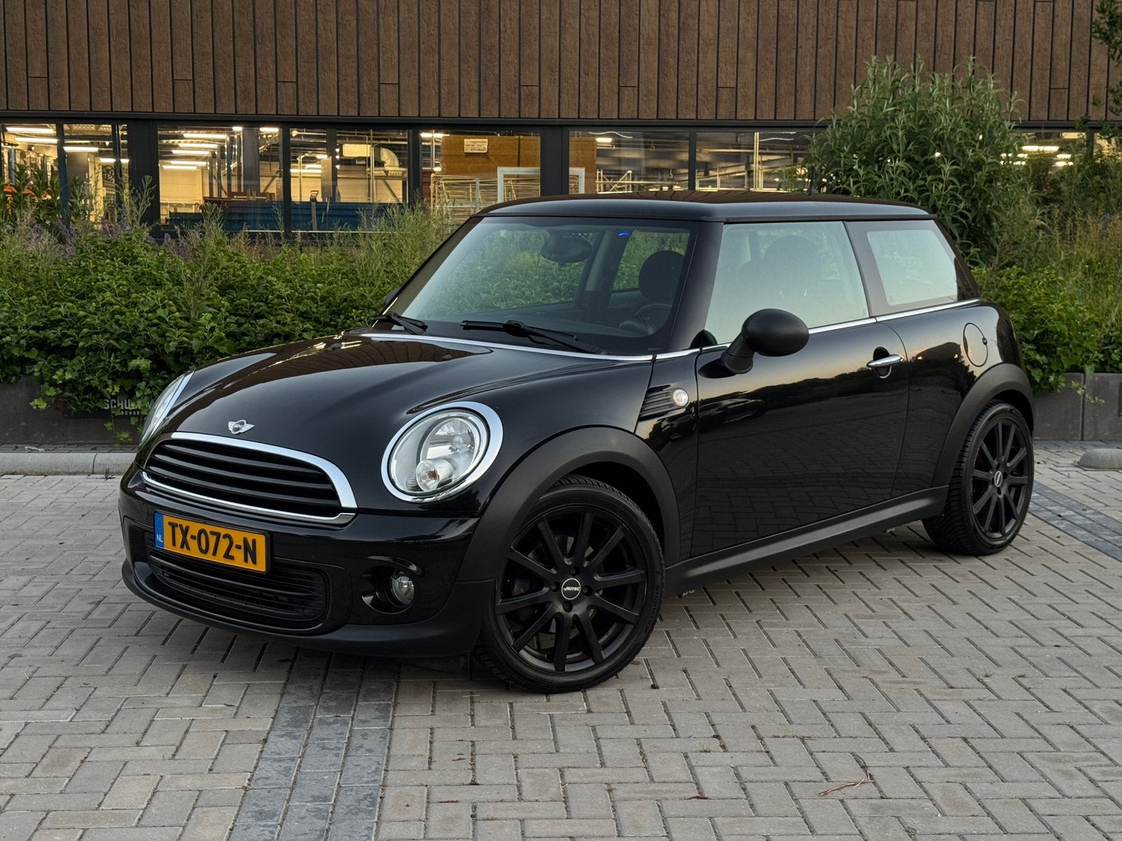 Mini One 1.6 Salt Sport 75 PK 2012 | 2e Eig | Zwart Metallic, Auto's, Mini, Voorwielaandrijving, Euro 5, Stof, 40 €/maand