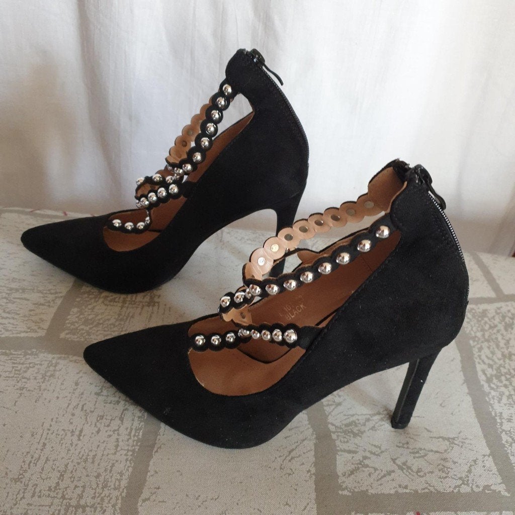 Gave zwarte stiletto's. Mt 38. Merk Sergio Todzi, Kleding | Dames, Pumps, ., Zwart, Nieuw