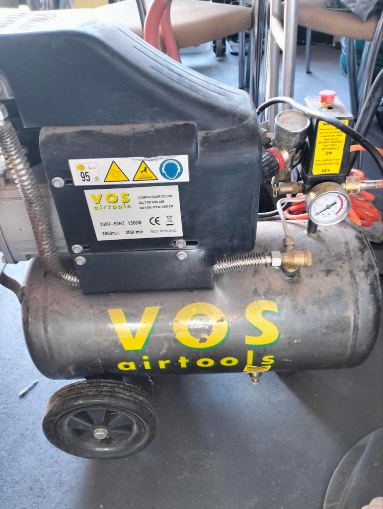 Compressor zie foto's, Minder dan 25 liter, Ophalen, Minder dan 200 liter/min