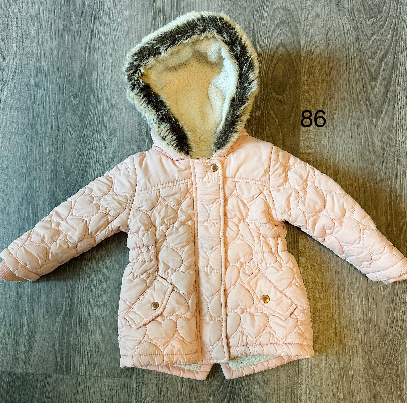 Zachtroze jas maat 86, Kinderen en Baby's, Babykleding | Maat 86, Ophalen of Verzenden, Zo goed als nieuw, Meisje, Jasje