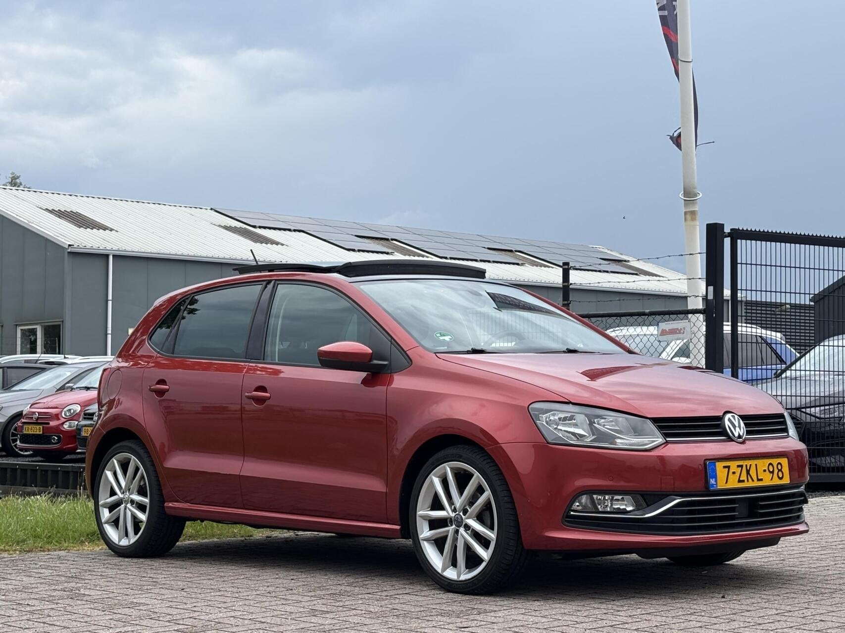 Volkswagen Polo 1.2 TSI Highline cruise pano pdc, Auto's, Euro 6, 4 cilinders, Origineel Nederlands, Bedrijf