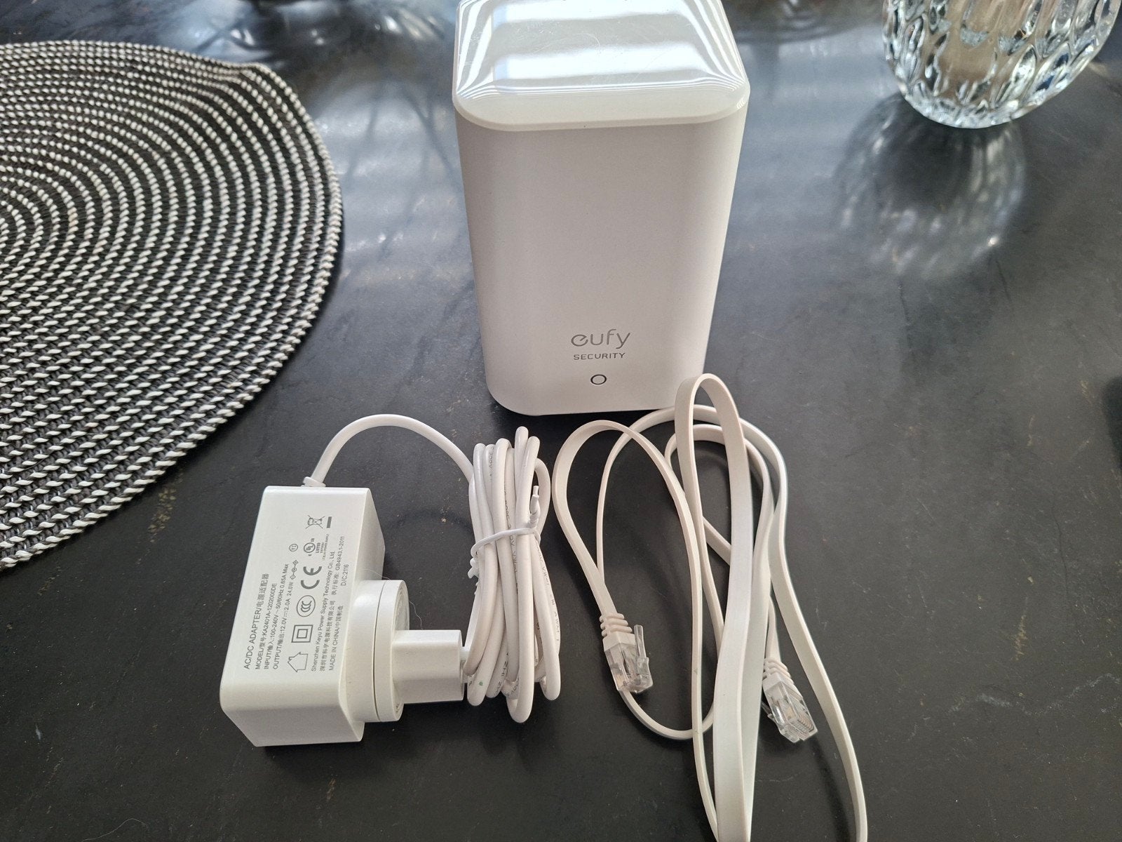 ZGAN Eufy Homebase 2 met voedingskabel en utp kabel, Ophalen of Verzenden, Zo goed als nieuw