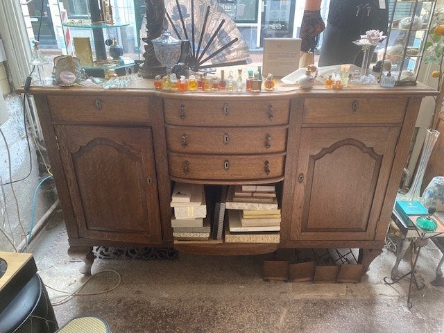 Buffetkast eikenhout 1920 Queen Anne stijl, Ophalen, Met deur(en), 100 tot 150 cm, 150 tot 200 cm