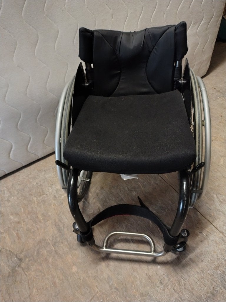 Licht bestuurbare rolstoel, Diversen, Rolstoelen, Ophalen, Zo goed als nieuw, Duwrolstoel