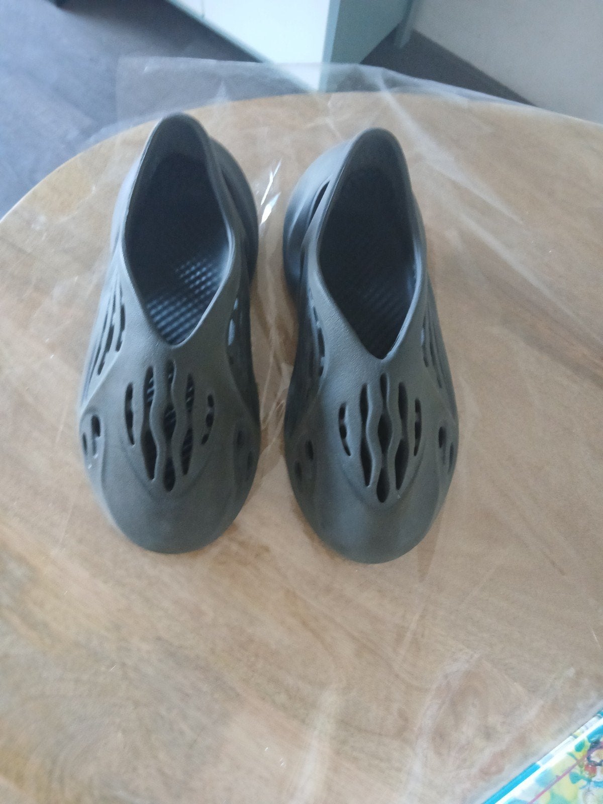 Yeezy Foam Runner - Comfortabele en stijlvolle sneakers, Ophalen of Verzenden, Grijs, Yeezy, Sneakers of Gympen