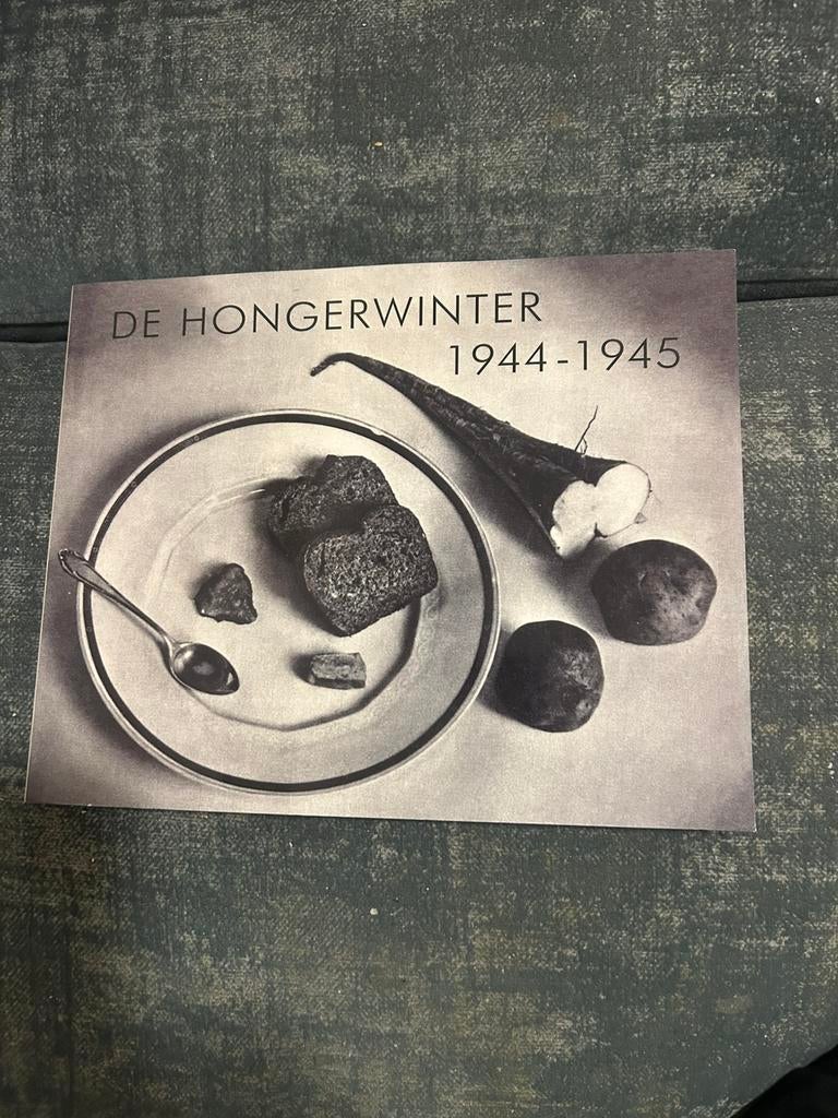 WO II DE HONGERWINTER 1944-1945, Ophalen of Verzenden, Overige soorten, Nederland, Boek of Tijdschrift