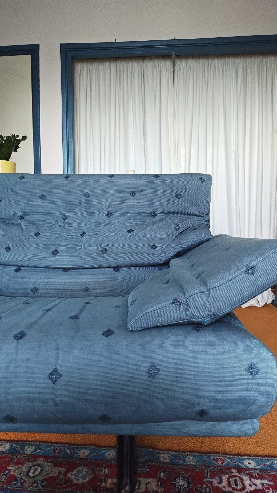 Grote blauwe design 2- persoons bank, Gebruikt, Blauw, Tweepersoons, Ophalen of Verzenden