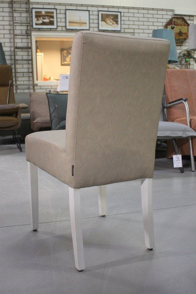 Leuke eetkamerstoel keukenstoel Lola beige kunstleer (15x), Ophalen, Zo goed als nieuw, Leer, Vijf, Zes of meer stoelen